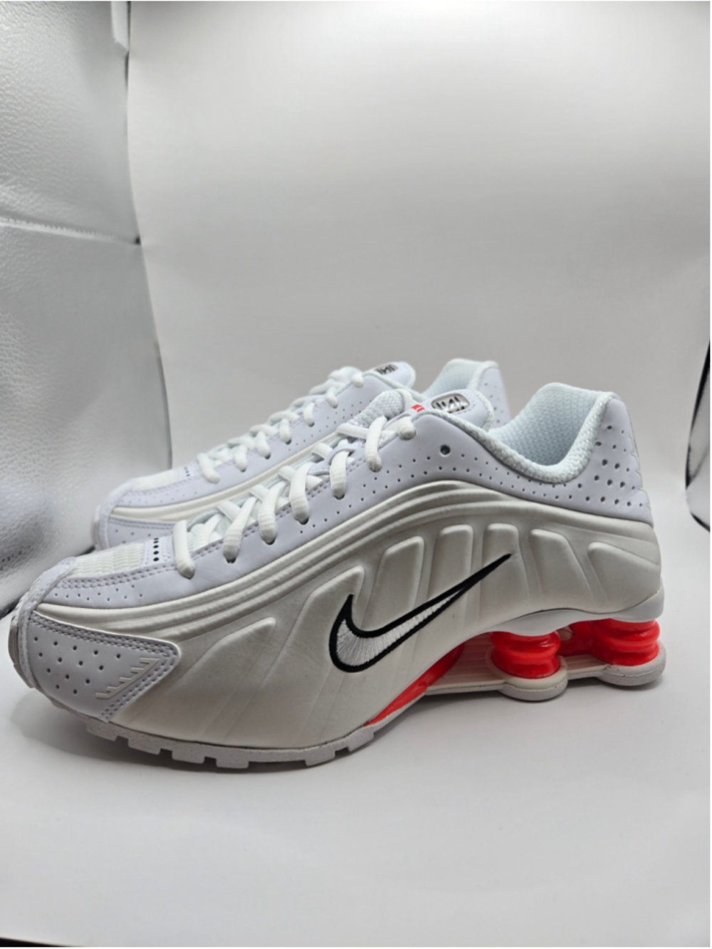 Women's Nike Shox R4 Sneakers White/Red Size 6